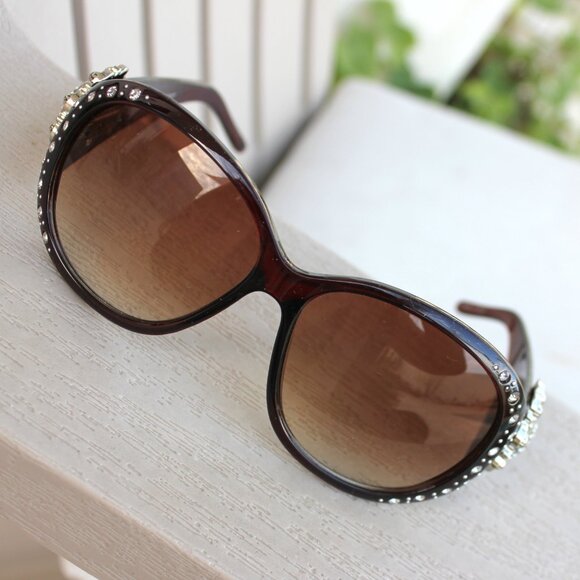 Montana West Sunglasses in Coffee w/Silver Swirl Flower Concho Accents main image 12